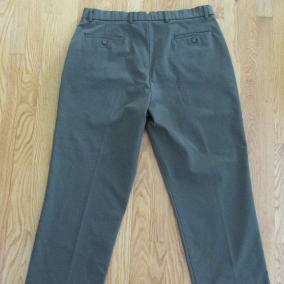DOCKERS PREMIUM MEN'S SIZE 36 X 30 TROUSER OLIVE GREEN RELAXED FIT PANTS SLACKS - Picture 9 of 16